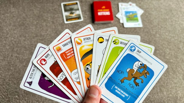 Zombie Kittens (tạm dịch Mèo Thây Ma) là phiên bản mới nhất của game bài Mèo Nổ (Exploding Kittens), một trò chơi bài vô cùng quen thuộc do Elan Lee, Matthew Inman từ trang web chia sẻ truyện tranh The Oatmeal thiết kế cùng với Shane Small. Hãy đến W88 thông tin sản phẩm để biết thêm chi tiết nhé .