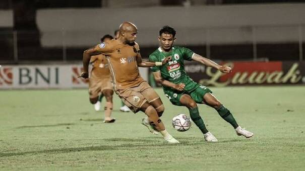 Bhayangkara vs PSS Sleman 15h00 ngày 22/2 (VĐQG Indonesia 2023/24) Từng cán đích ở vị trí thứ 7 mùa trước, Bhayangkara được kỳ vọng rất cao ở chiến dịch năm nay. Thế nhưng, không ai có thể lường trước việc đội bóng này lại thi đấu thực sự kém cỏi và thậm chí là tệ nhất giải hiện tại. Thật vậy, đoàn quân của Arief Kurniawan chỉ mới thu về 15 điểm sau 24 vòng đấu và hiện đứng vị trí cuối cùng trên bảng tổng sắp. Hãy đến W88 soi kèo bóng đá để biết thêm thông tin nhé .