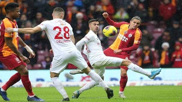 Galatasaray vs Antalyaspor 0h00 ngày 27/2 (VĐQG Thổ Nhĩ Kỳ 2023/24) Hành trình châu Âu của Galatasaray đã kết thúc vào giữa tuần trước sau thất bại nặng nề 1-4 trên sân Sparta Prague ở lượt về vòng play-off Europa League. “Gala” giờ có thể yên tâm dồn toàn lực cho mục tiêu giành danh hiệu vô địch Super Lig Thổ Nhĩ Kỳ, trong cuộc đua song mã với đại kình địch Fenerbahce. Hãy đến W88 soi kèo bóng đá để biết thêm thông tin nhé .