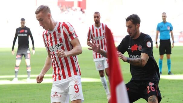 Nhận định Fatih Karagumruk vs Antalyaspor 0h00 ngày 30/4 (VĐQG Thổ Nhĩ Kỳ 2023/24). Hãy đến W88 soi kèo bóng đá để biết thêm thông tin .